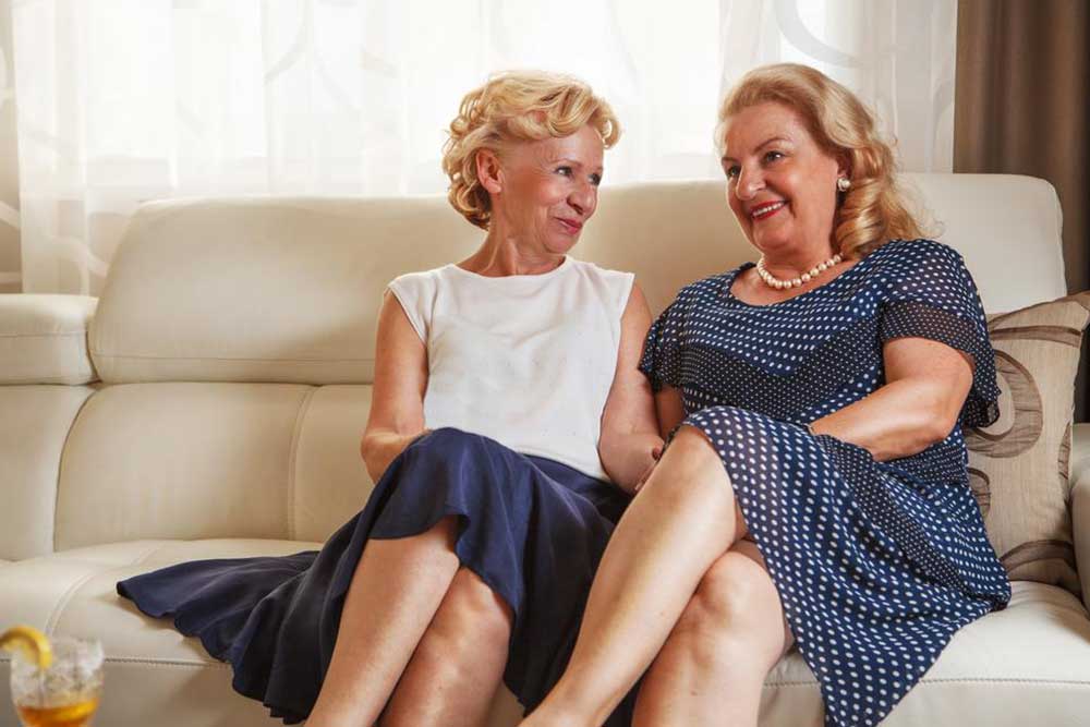 Fashion Tips for Women Over 60 to Look Elegant and Chic