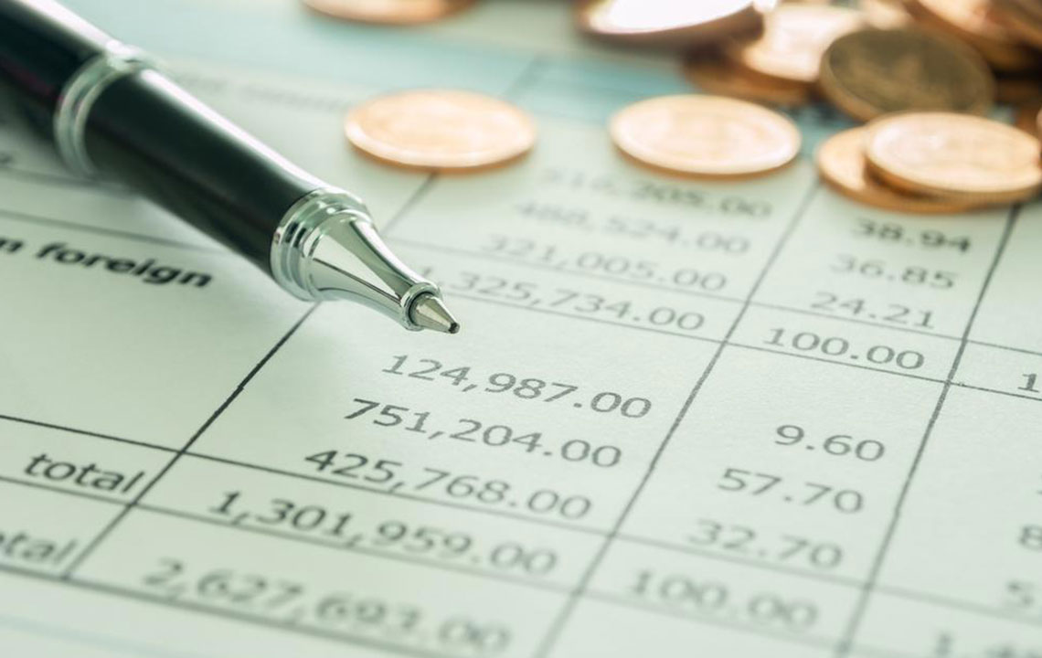 Retirement Savings Options: Comparing IRA and 401(k)