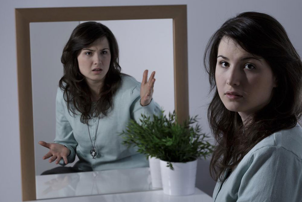 Comprehensive Guide to Narcissistic Personality Disorder: Causes, Symptoms, and Treatment Strategies