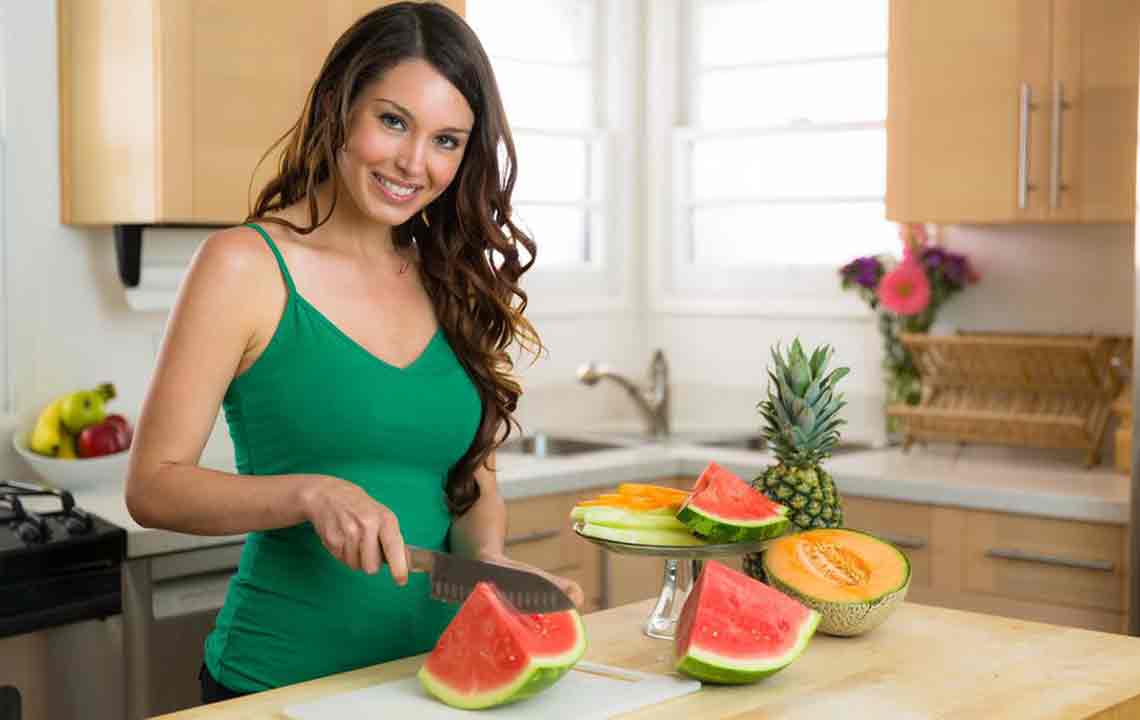 Essential Nutritional Guidelines for Women's Healthy Eating