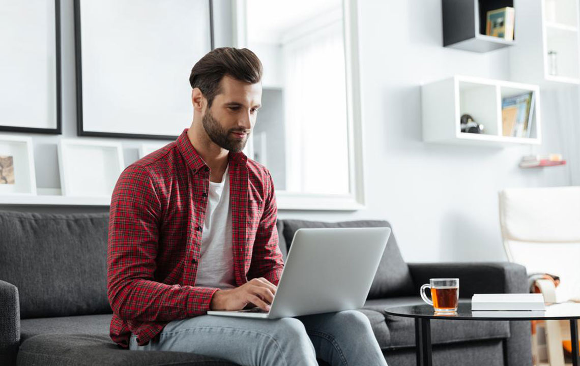 Comprehensive Guide to Selecting a Laptop with Superior Battery Longevity