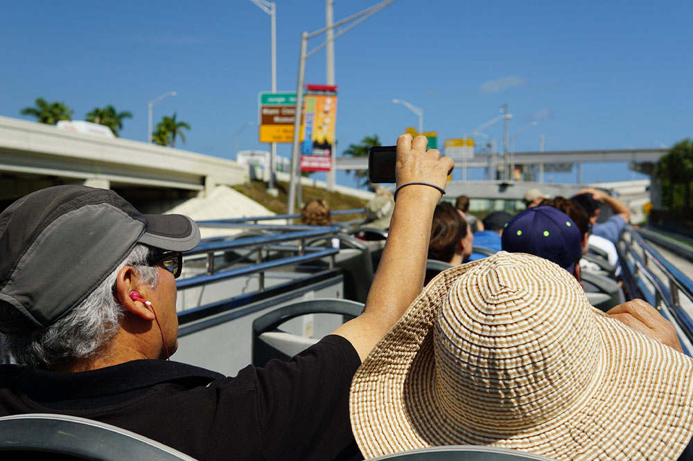 Relaxed Senior Bus Travel Options for Memorable Journeys