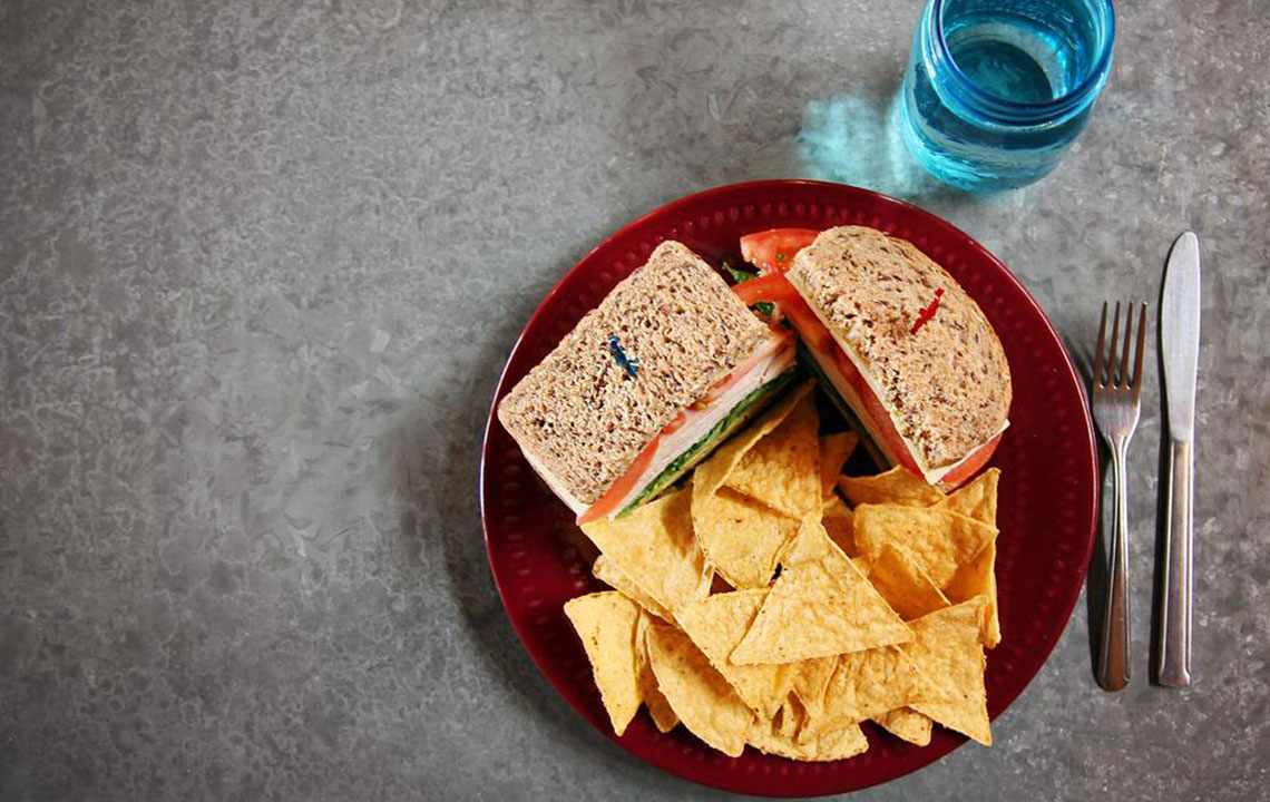 Advantages of Adopting a Low-Carb Eating Plan for Better Health