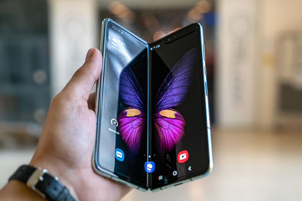 Luxury Smartphone Devices by Samsung: The Latest High-End Models