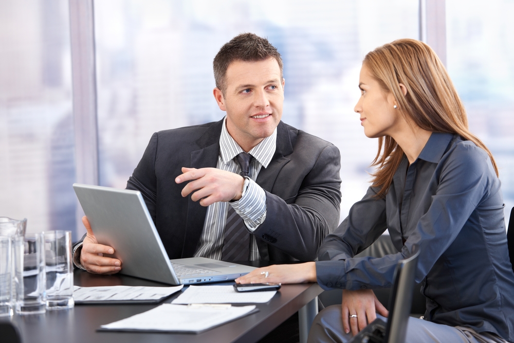 Effective Strategies for Employee Training Using Online Financial Courses