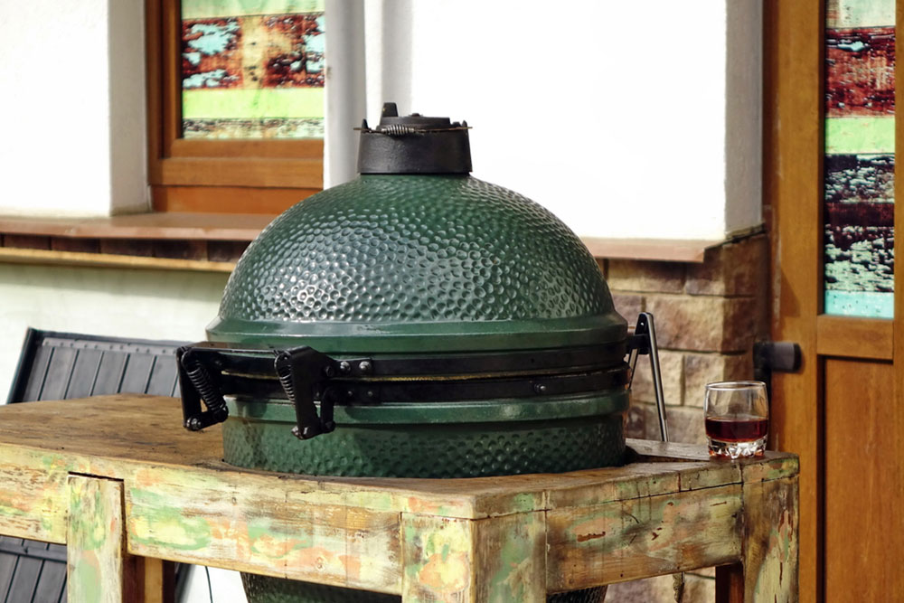 A Comprehensive Guide to the Green Egg Grill: Features and Benefits