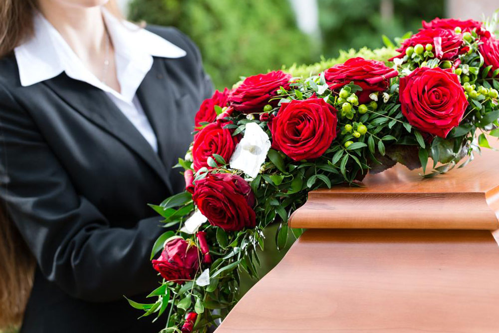 Advantages of Cremation Over Traditional Burial Methods