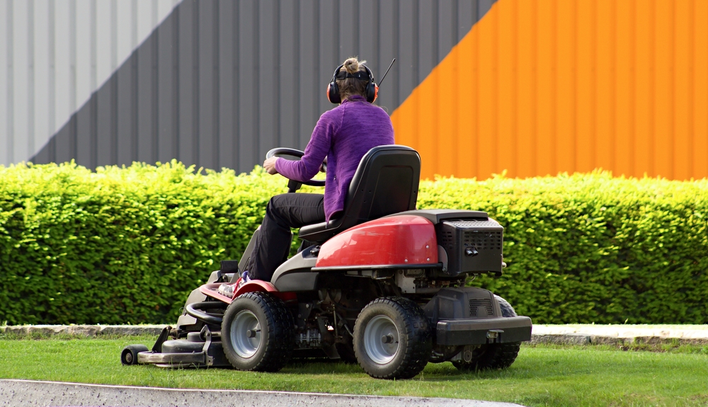 Comprehensive Guide to Various Types of Riding Lawn Mowers