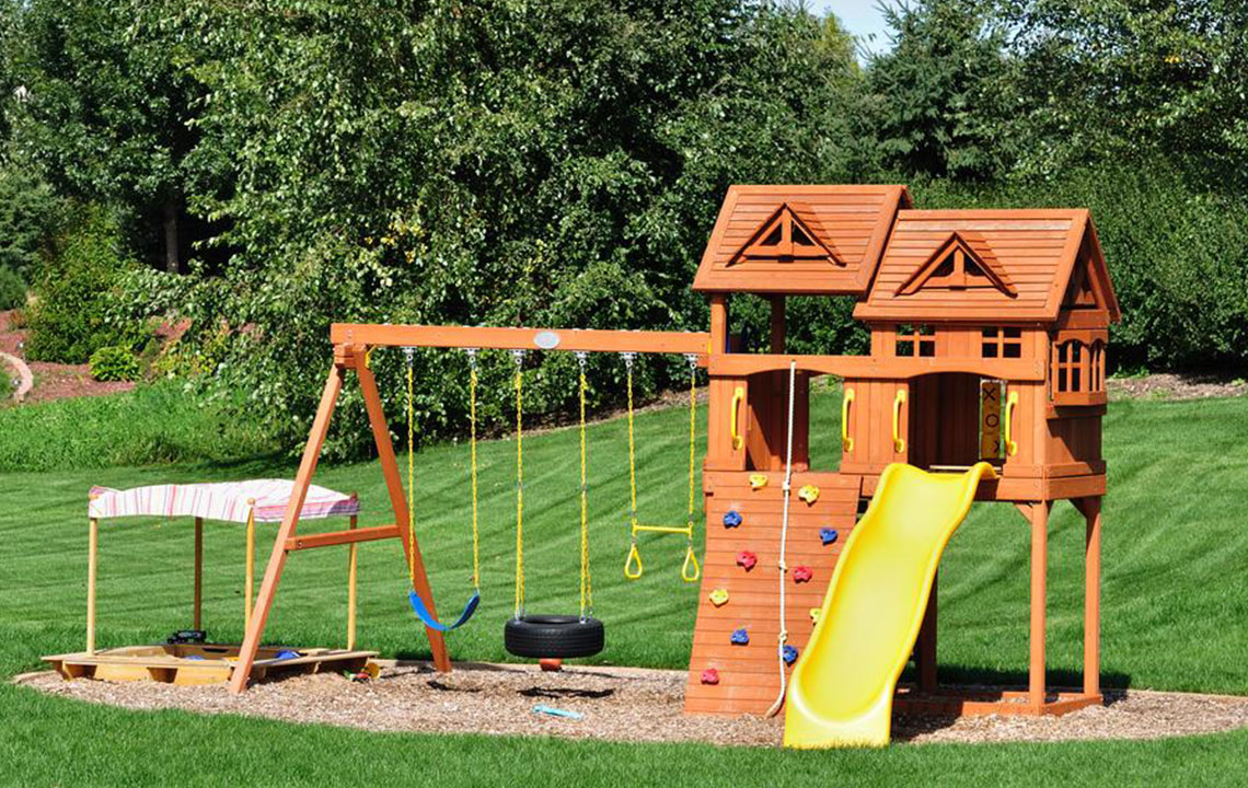 Essential Tips for Choosing the Perfect Outdoor Playset for Your Kids