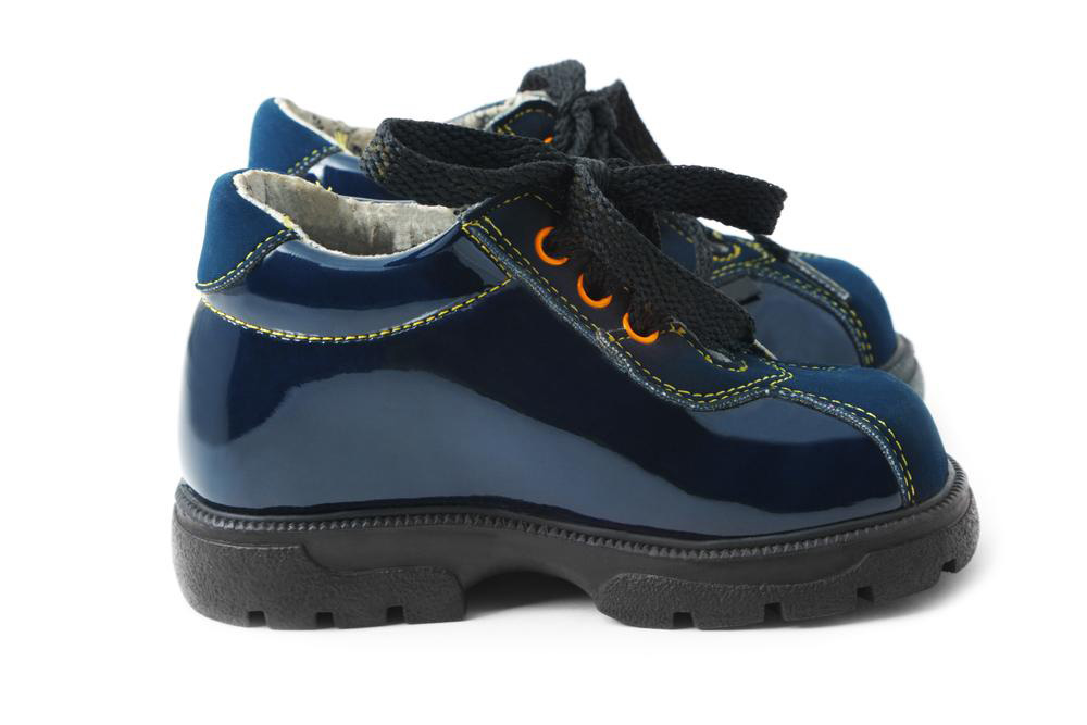 Trendsetting and Resilient Men's Footwear from Merrell