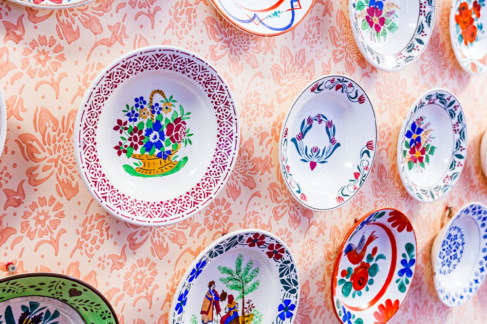 Six Valuable Types of Antique Porcelain and Their Worth