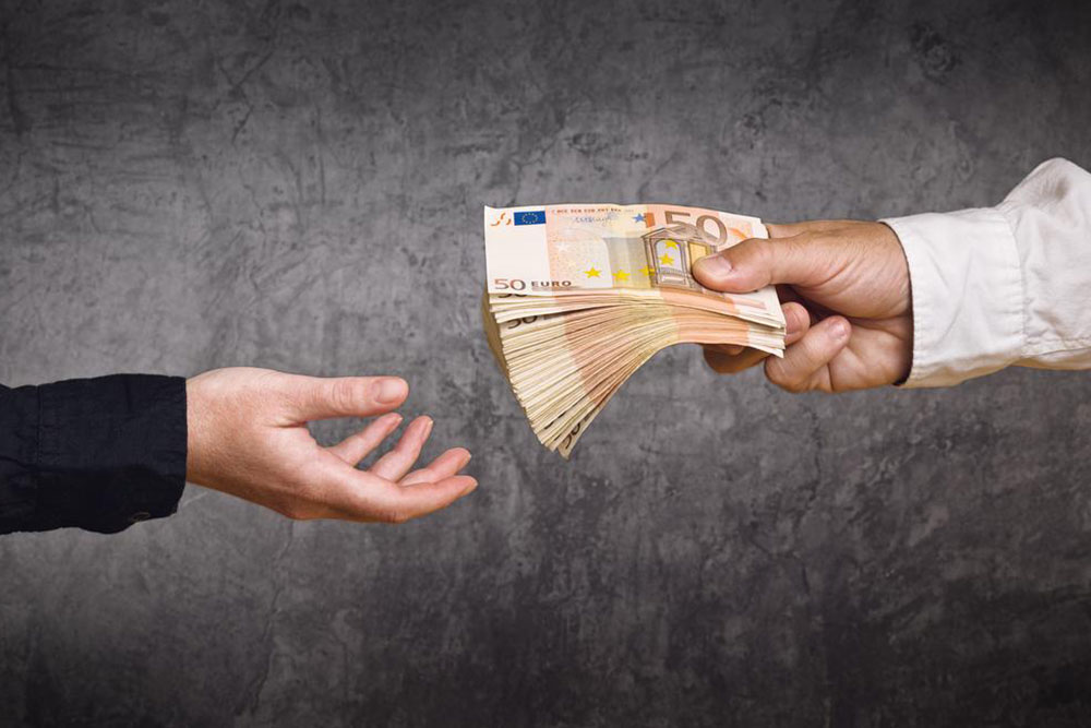 Understanding the Key Differences Between Payday and Installment Loans