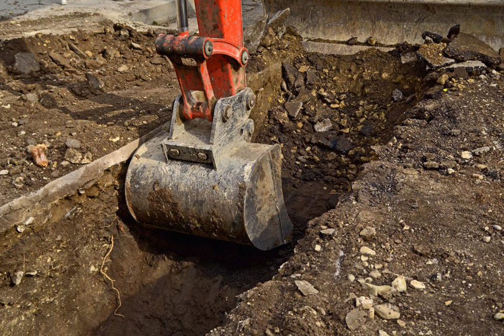 Essential Tips for Using Garden Backhoe Loaders