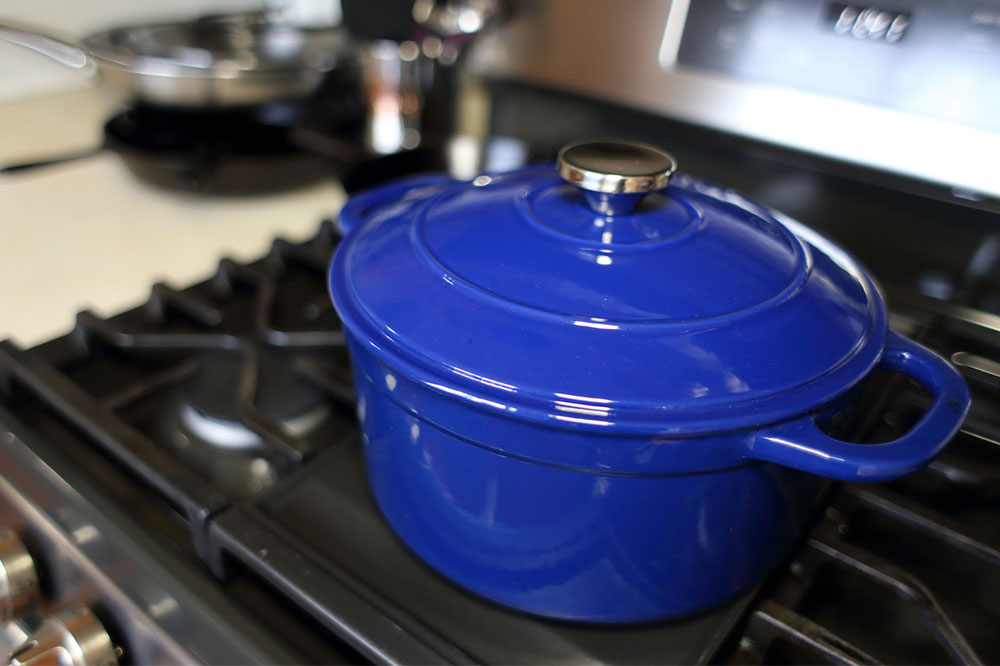 Ultimate Guide to Dutch Ovens: Types, Uses, and Care Tips