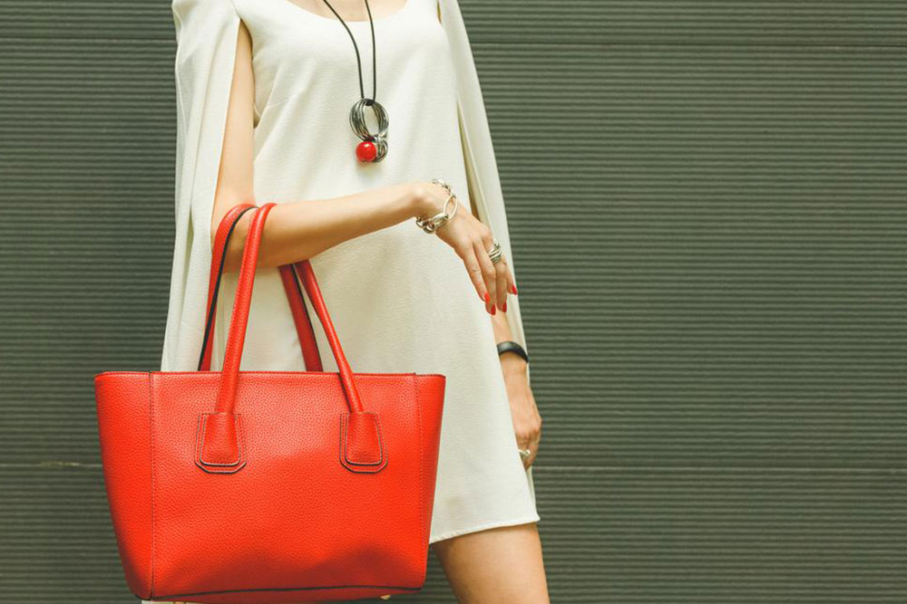 In-Depth Guide to Dooney & Bourke: Premium Fashion Accessories and Lifestyle Products