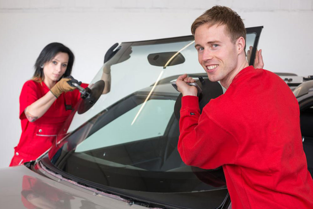 Comprehensive Guide to Automotive Glass Types: Safety, Materials, and Replacement Tips