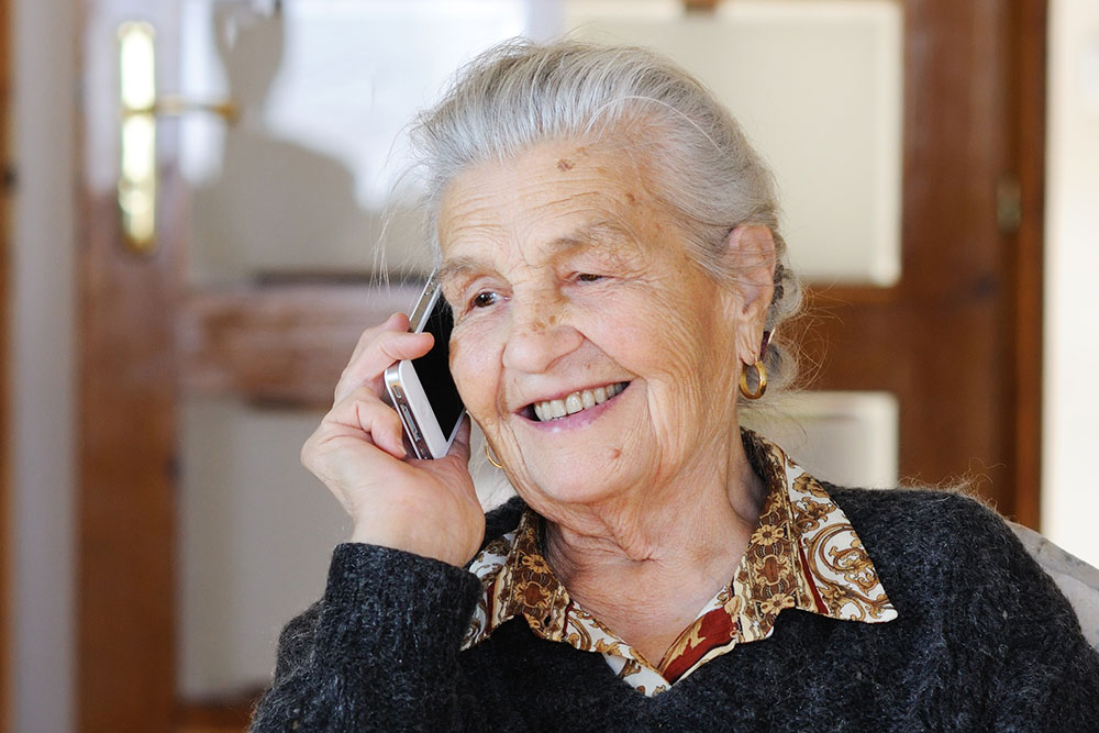 Top Senior-Friendly Phone Plans for Cyber Monday 2023
