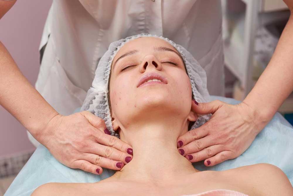 Effective Natural Methods to Firm and Lift Neck Skin