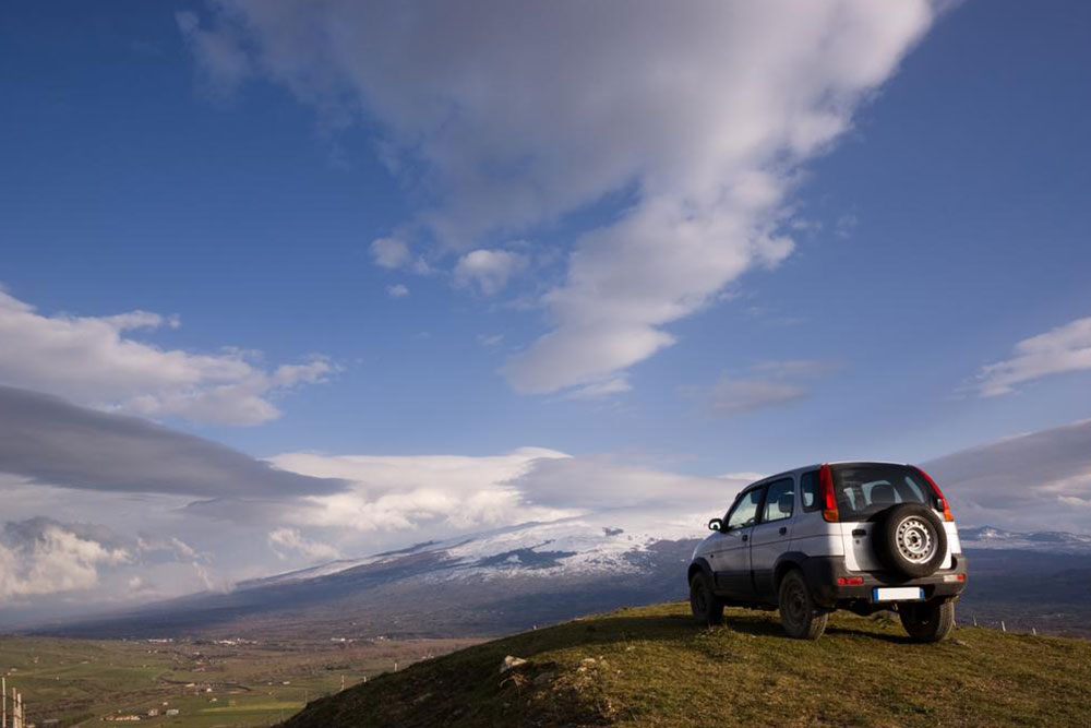 Advantages of Choosing Sedans and Medium-Sized SUVs