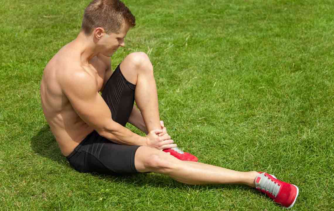 Comprehensive Guide to Swelling in Feet and Ankles: Causes, Remedies, and When to Seek Help