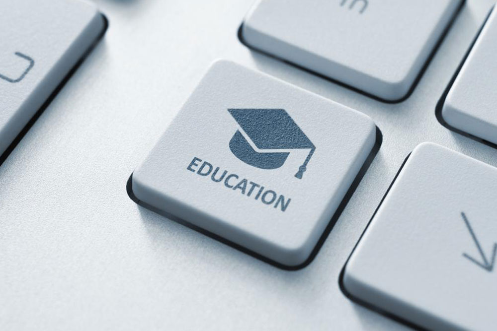 Choosing the Optimal Online Management Degree Program for Your Career