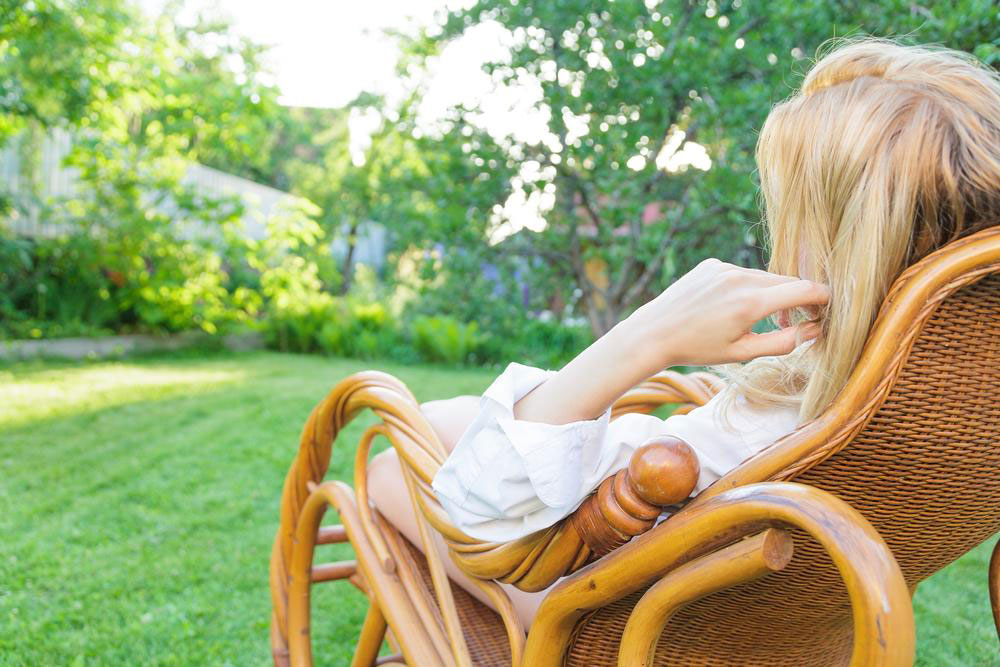 Comprehensive Guide to Choosing the Ideal Nursery Glider Chair for Your Baby's Comfort