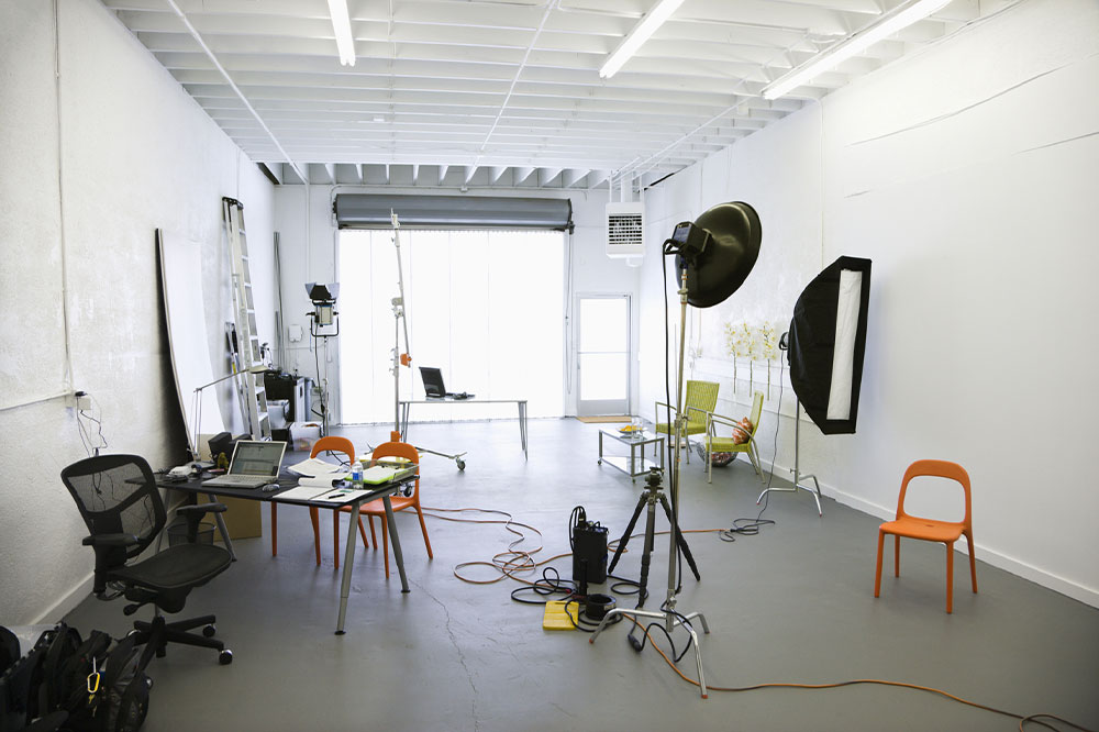 Ultimate Photography Equipment Guide: Essential Devices and Accessories for Enthusiasts and Professionals