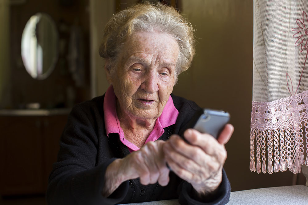 Top 4 Senior-Friendly Mobile Plans for Budget-Conscious Users