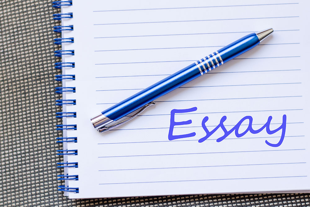 Guide to Selecting Topics and Finding Top Essay Tutors