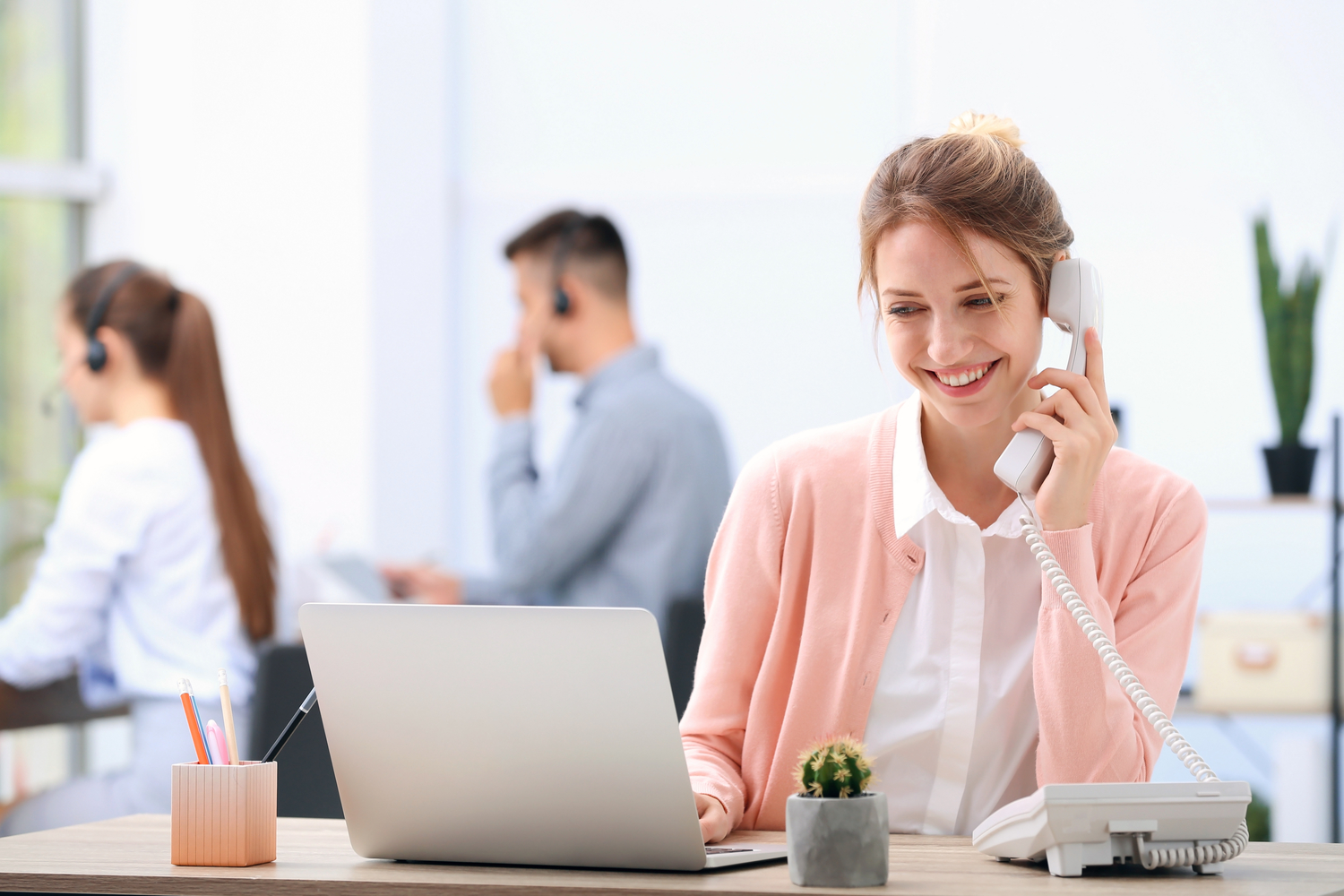 Complete Overview of Landline Phone Service Providers: Choosing the Right Option for Your Home or Business