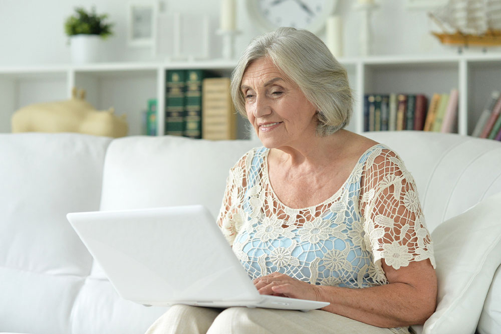 Essential Tips for Selecting an Elderly-Friendly Laptop