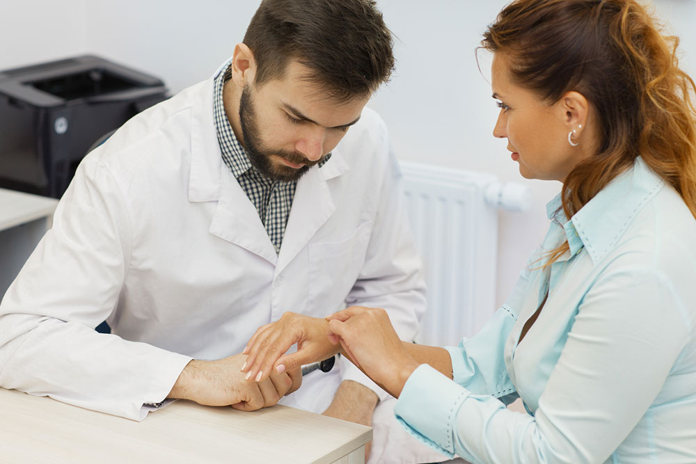 Understanding Plaque Psoriasis: Symptoms, Types, and Effective Management