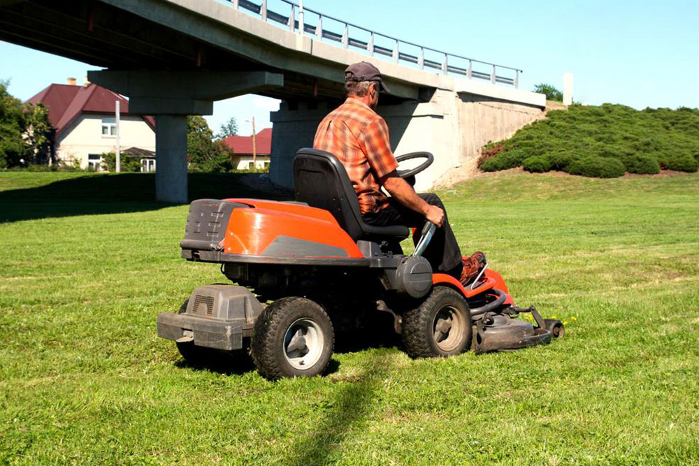 John Deere Lawn and Heavy Equipment Solutions