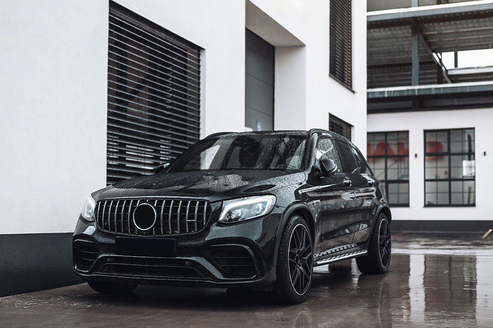 Why the Mercedes-Benz AMG GL Stands Out as a Luxury SUV