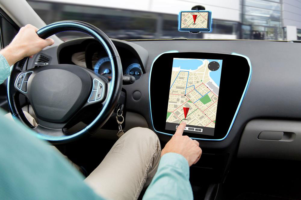 Top 4 Innovative GPS Devices Enhancing Precision in Automotive Navigation