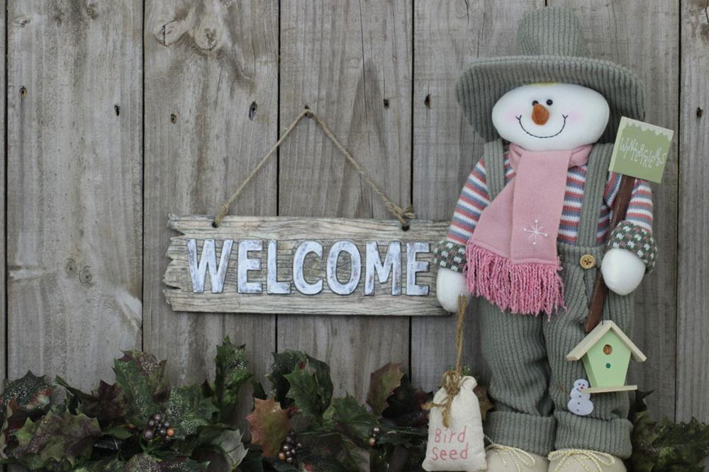 Celebrate the Holidays with Inflatable Snowmen: Benefits and Tips