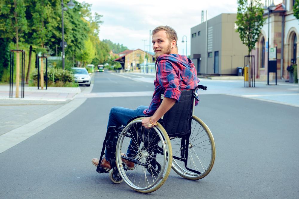 Choosing Between Electric and Manual Wheelchairs