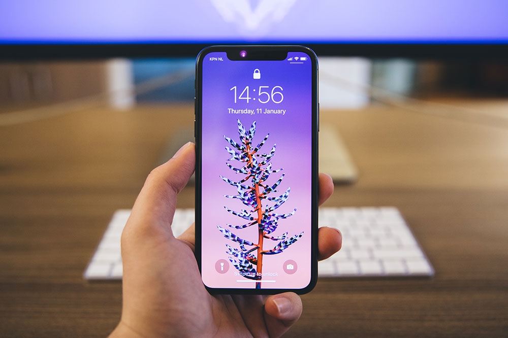 iPhone 12 mini: The Perfect Compact Smartphone with Advanced Camera and Display Technology