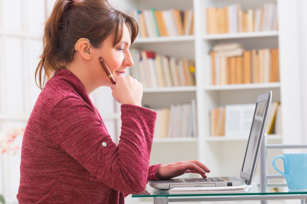 Choosing the Right Hearing Aid: A Comprehensive Comparison Guide