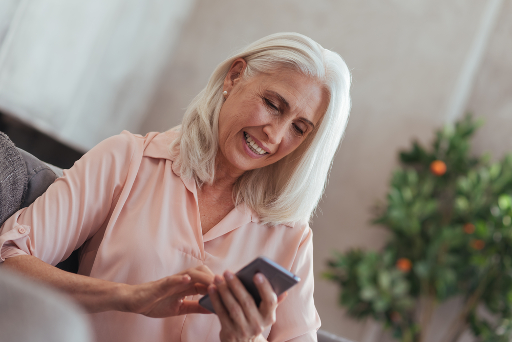 Essential Guidelines for Selecting Cell Phone Plans for Seniors