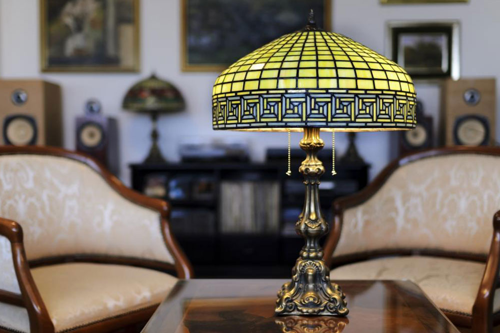 Enhancing Your Living Room with Stylish Table Lamps