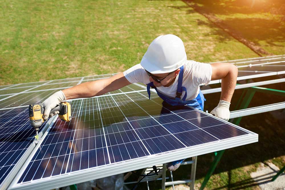 Guide to Solar Panel Setup: Costs, Eligibility Tips, and Funding Options
