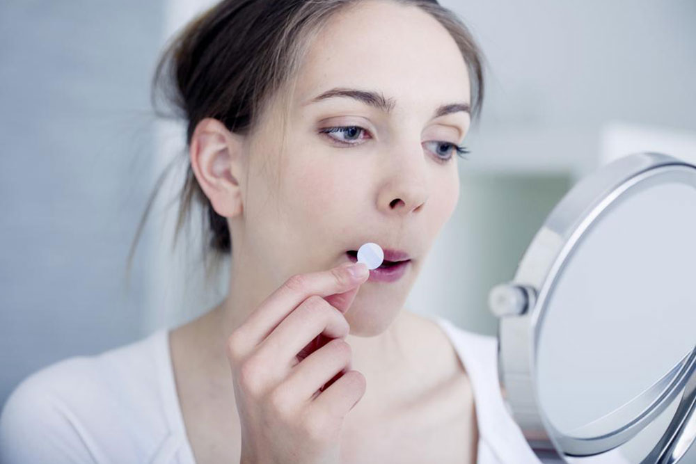 Understanding Herpes: Causes, Transmission, and Management