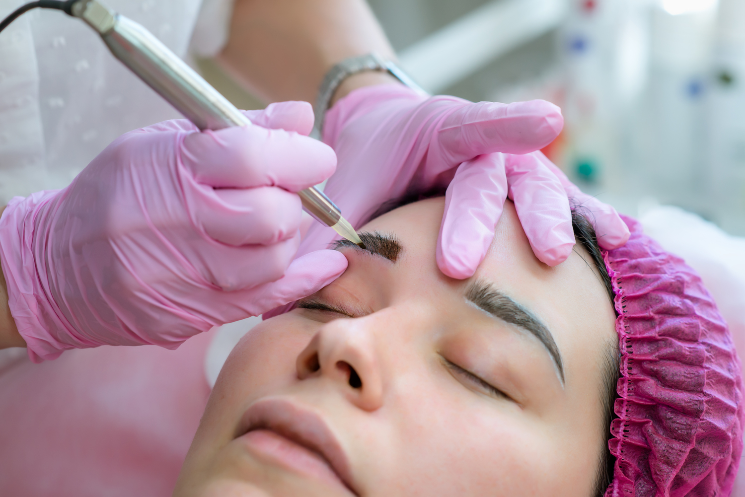 Advantages of Long-Lasting Eyebrow Enhancement Treatments
