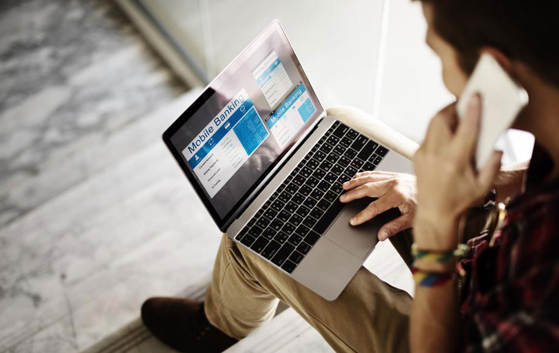 Top 4 Lightweight Laptops for Frequent Travelers