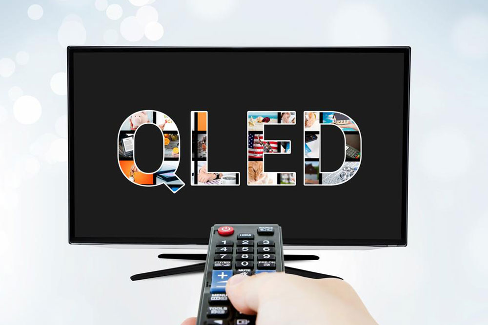 Comparing Custom Displays with Cutting-Edge OLED Technology
