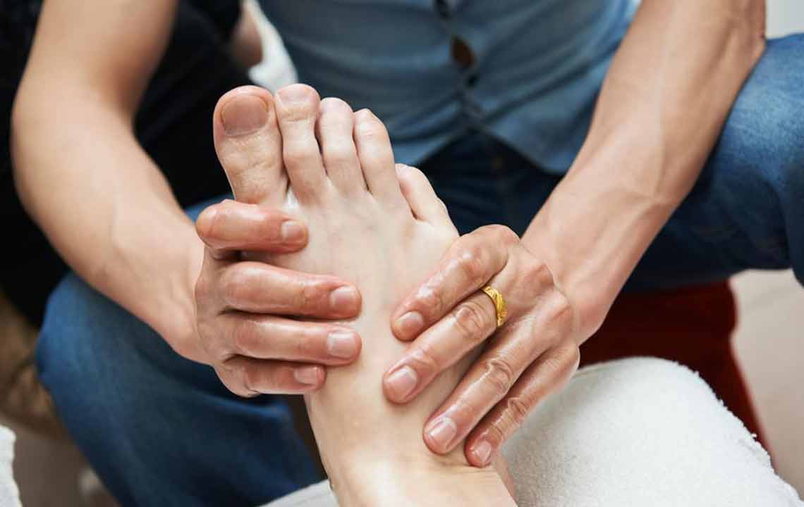 Effective Strategies for Managing Diabetic Foot Discomfort