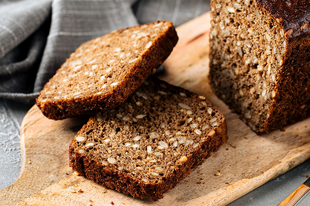 Comprehensive Guide to Managing Crohn's Disease Through Diet and Food Choices