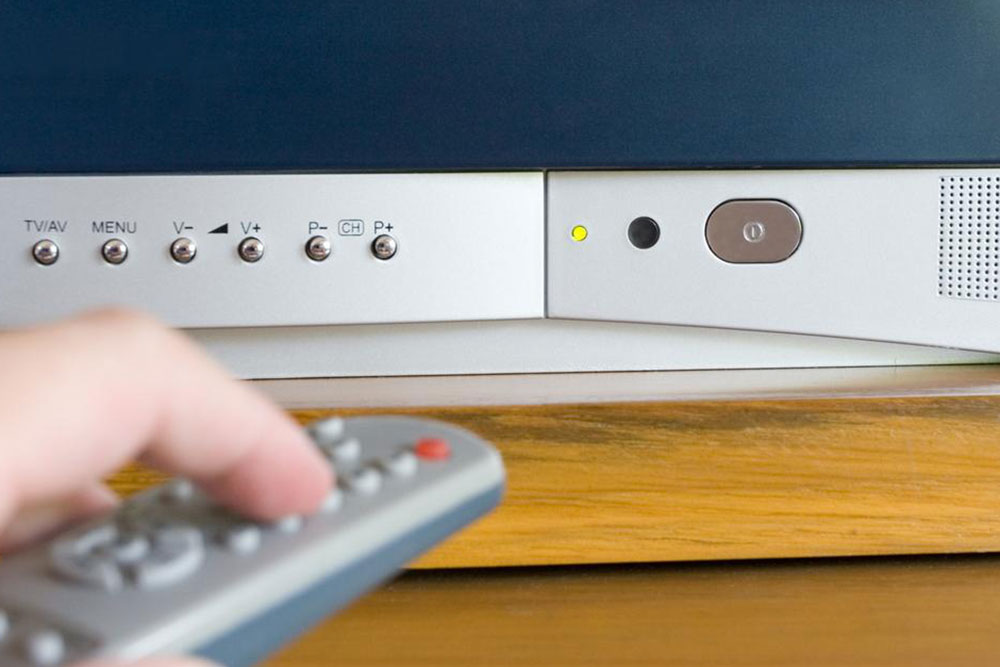 Top 3 Large-Size Smart TVs for a Premium Home Entertainment Experience