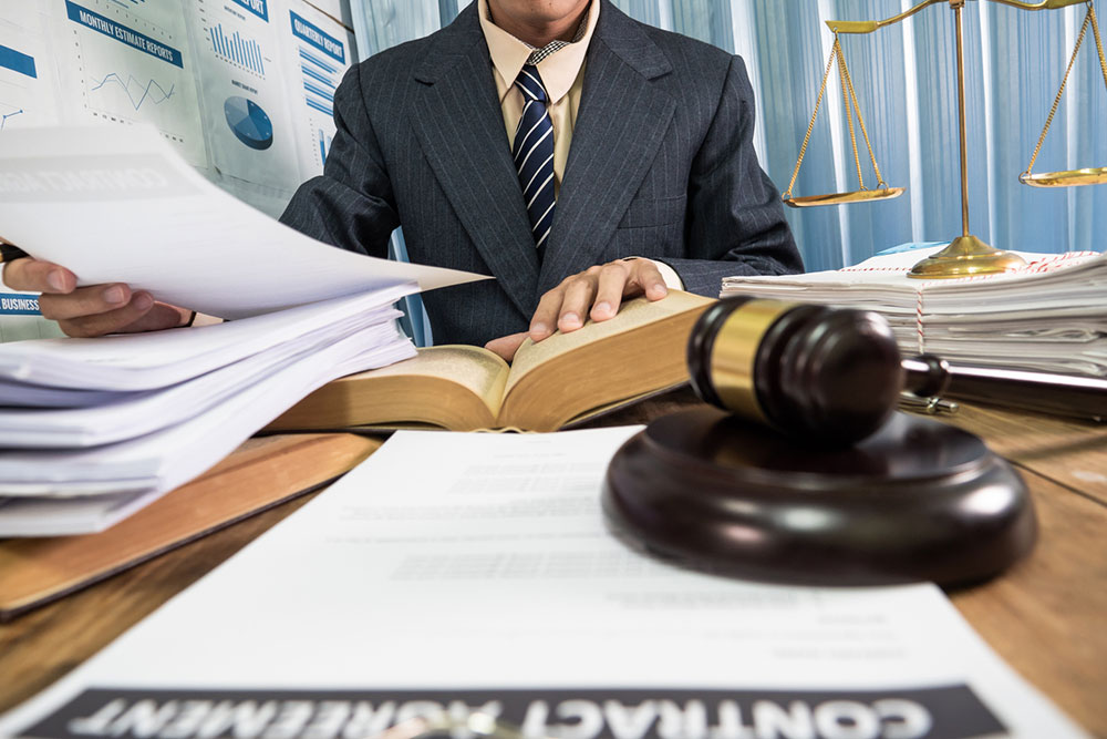 Essential Guidelines for Selecting an Effective Truck Accident Lawyer